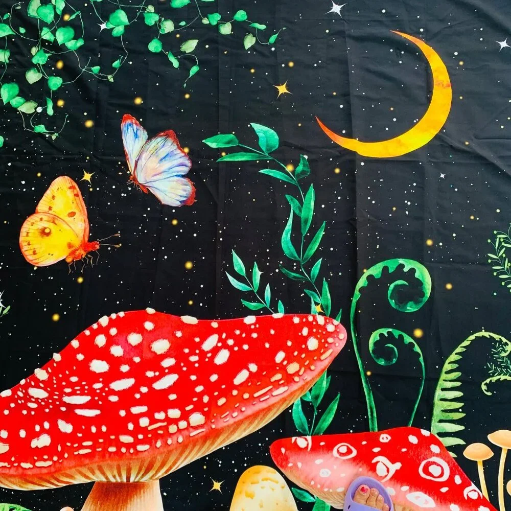 Retro Style Mushroom Wall Hanging Moon Stars Tapestry Colorful Bedding Cover